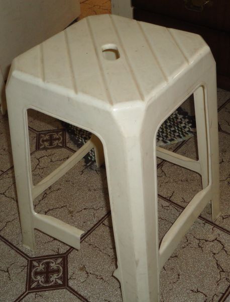 Banquinho de plástico